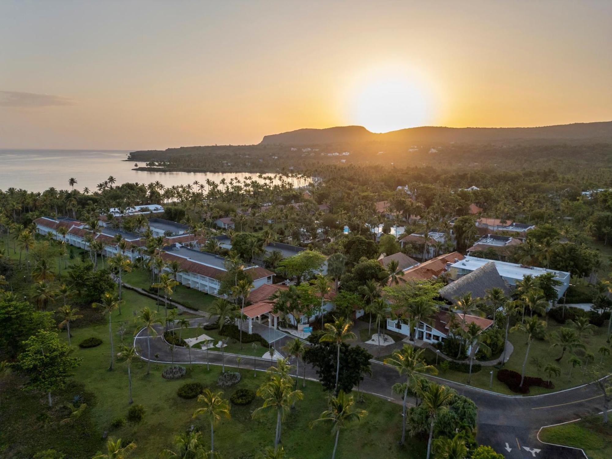 Wyndham Alltra Samana All Inclusive Resort Bagian luar foto